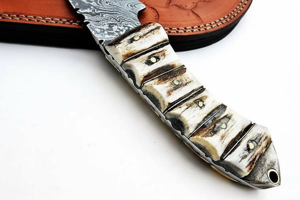 Custom Handmade Damascus steel Hunting Knife / Skinning Knife With Amazing  Stag Horn Handle and Leather Sheathp DK-0106