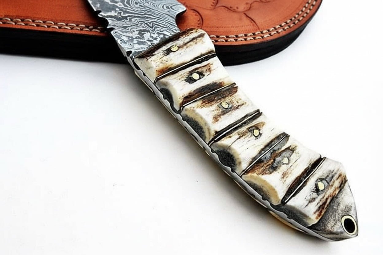 Custom Handmade Damascus steel Hunting Knife / Skinning Knife With Amazing  Stag Horn Handle and Leather Sheathp DK-0106