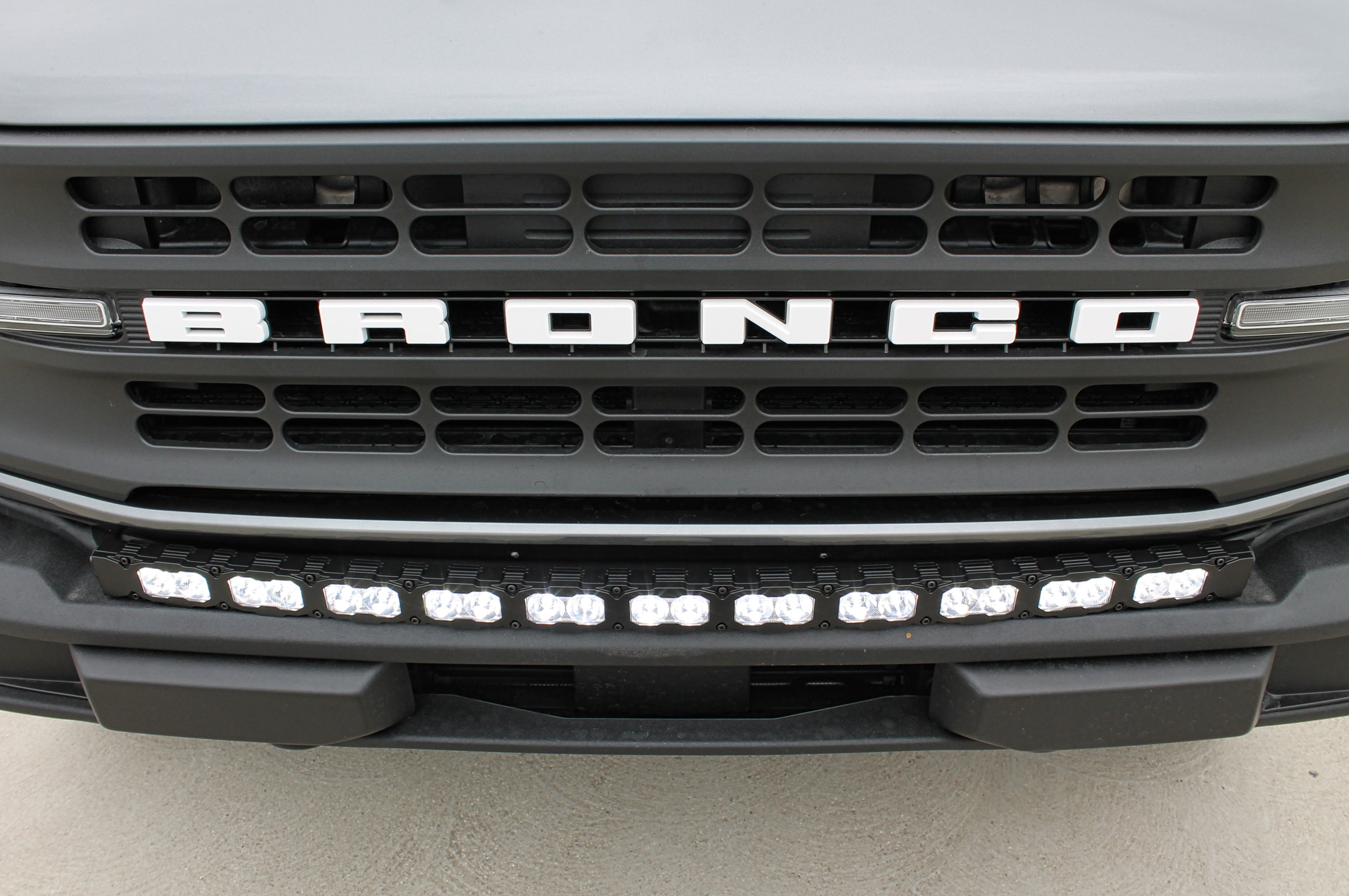 Ford Bronco Standard Bumper lightbar - 40in PRO