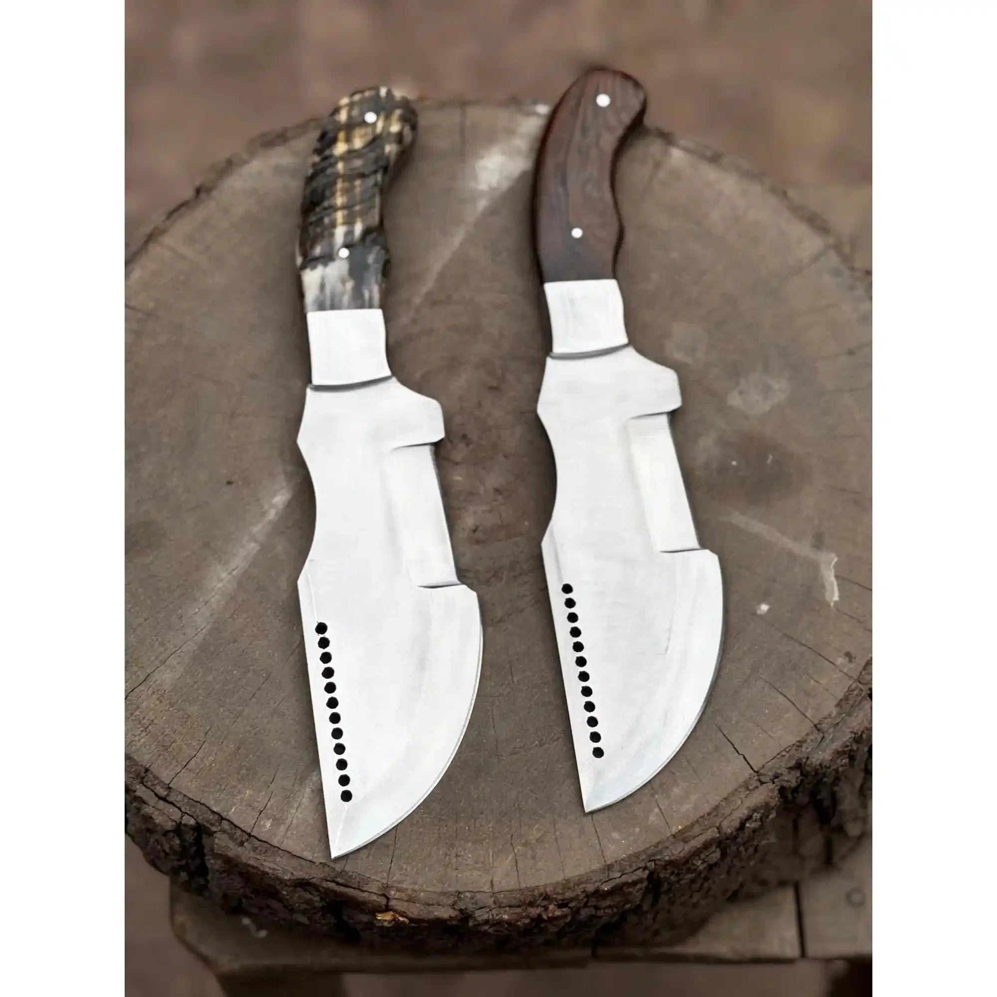 Handmade 10–11 Inch Damascus Tracker Outdoor Utility Knife – Black & White Resin Handle